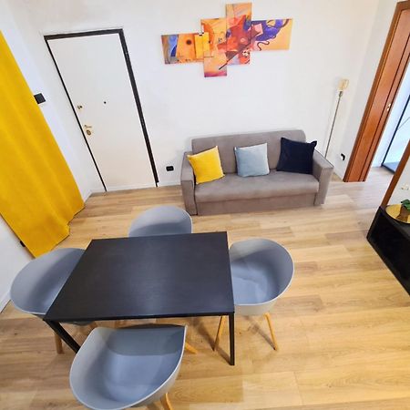 Luxury Flat In Center By The Sea Apartment Bari Bagian luar foto