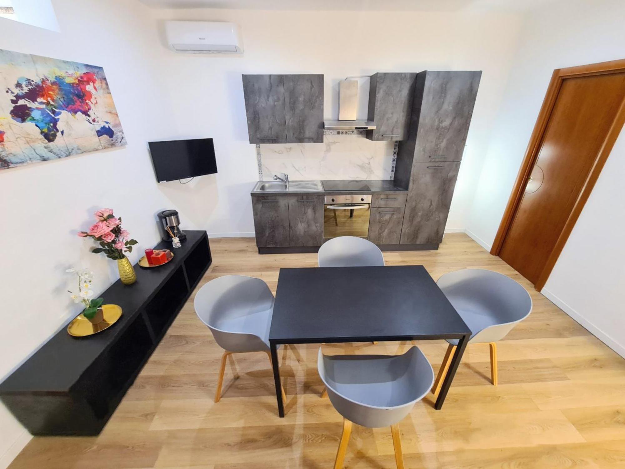 Luxury Flat In Center By The Sea Apartment Bari Bagian luar foto